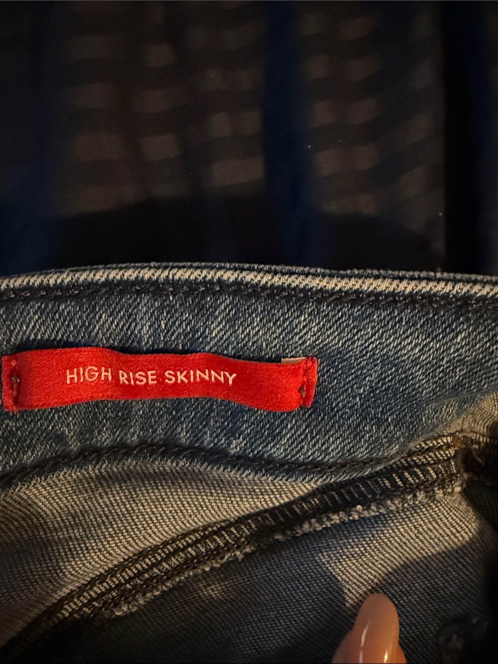 GUESS High Rise Skinny Jeans - Picture 10 of 11